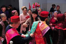 卧室门的位置如何影响风水布局和气场界定？